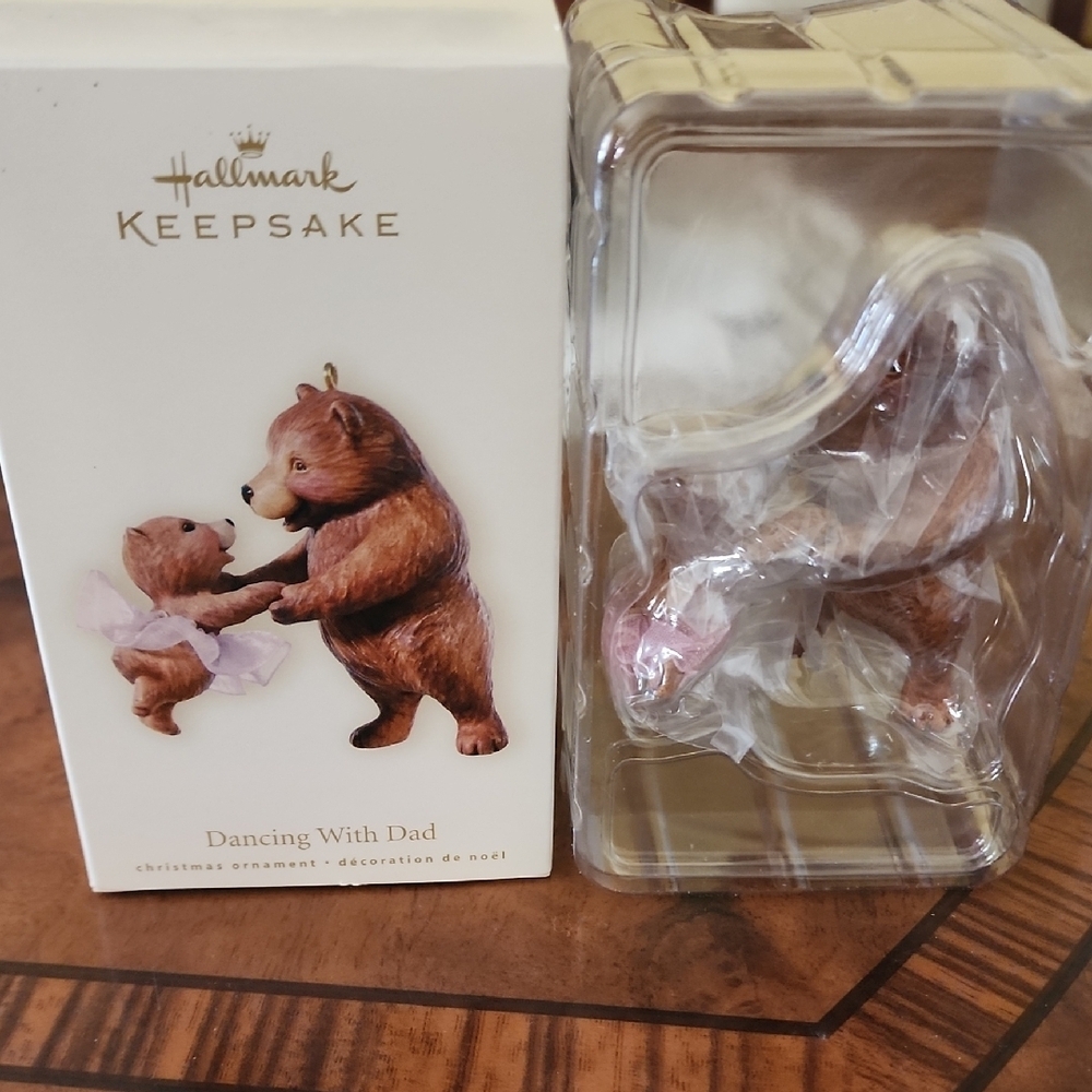 Hallmark Keepsake Bear and Cub Ornament - Brown and White - Picture 4 of 4